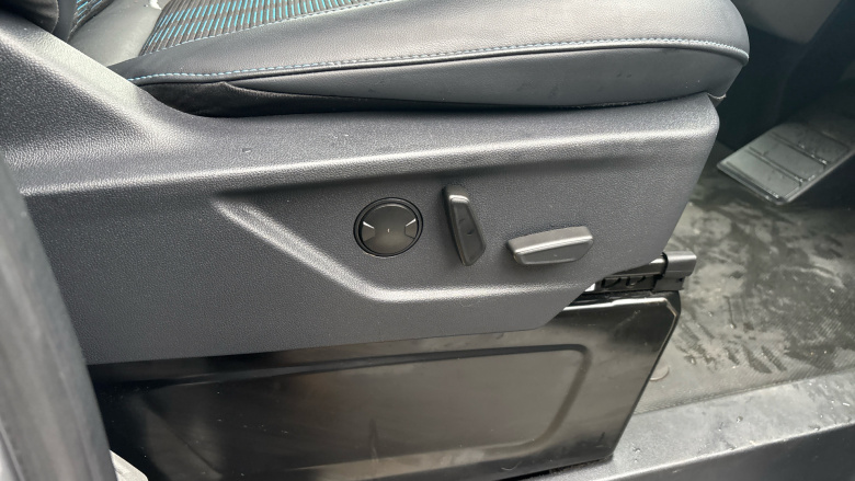 Ford Transit Custom E-320 L1 Rwd 160kW 65kWh H1 Van Sport Auto